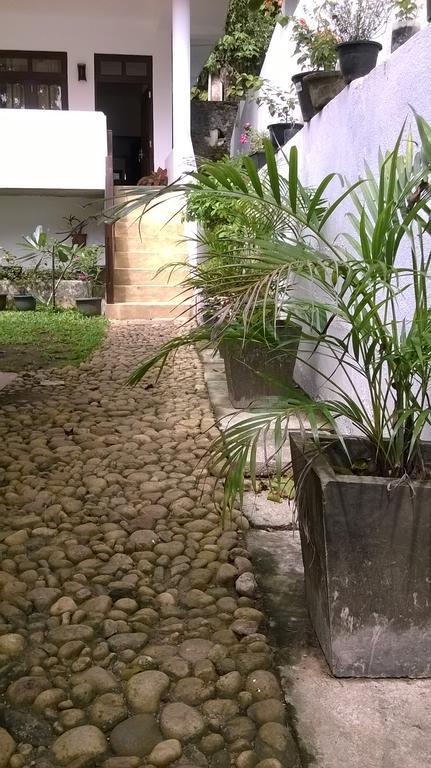 Sleepy Head Guesthouse Unawatuna Exterior foto